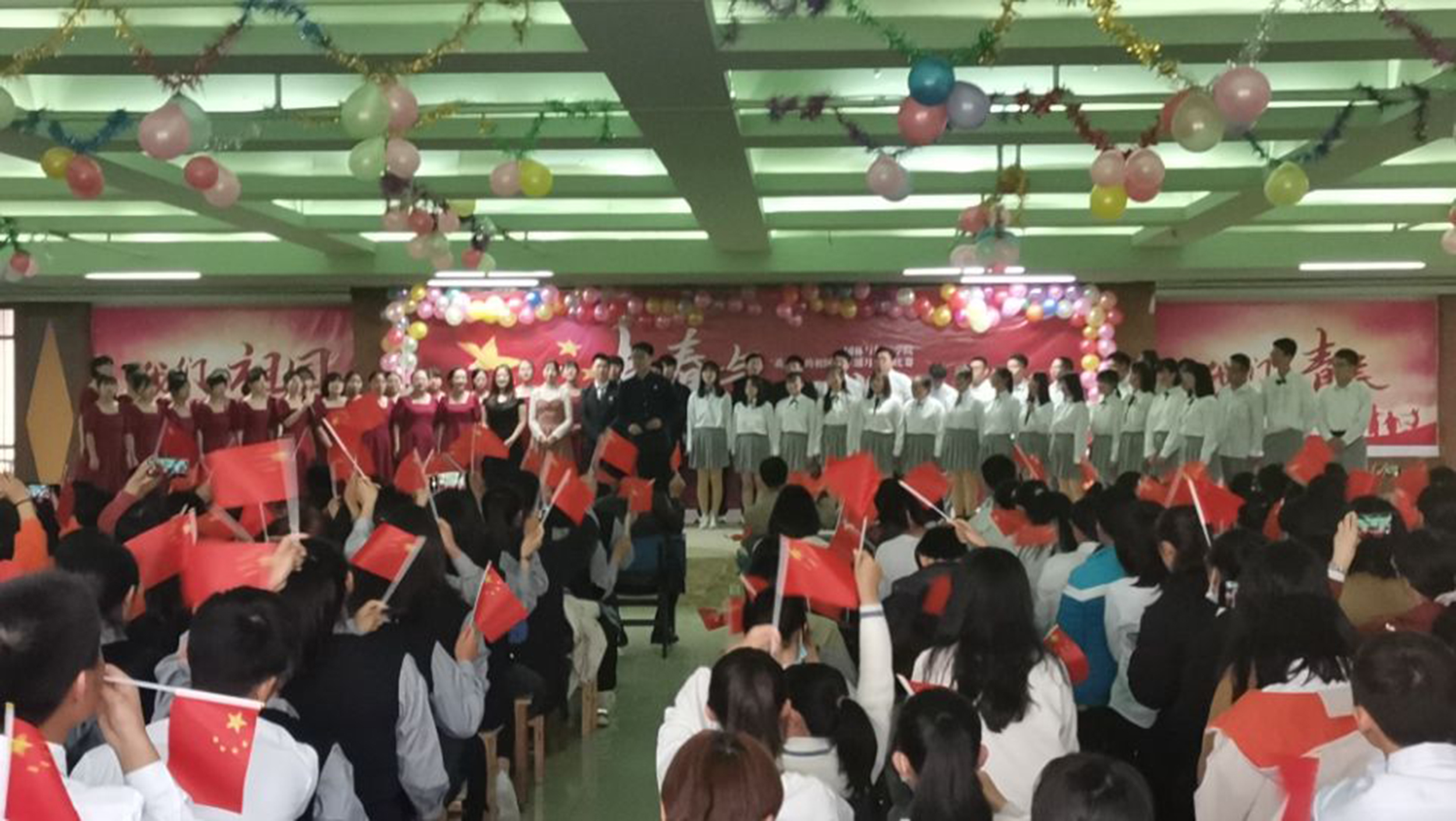 00班级合唱比赛1.jpg 00班级合唱比赛1.jpg