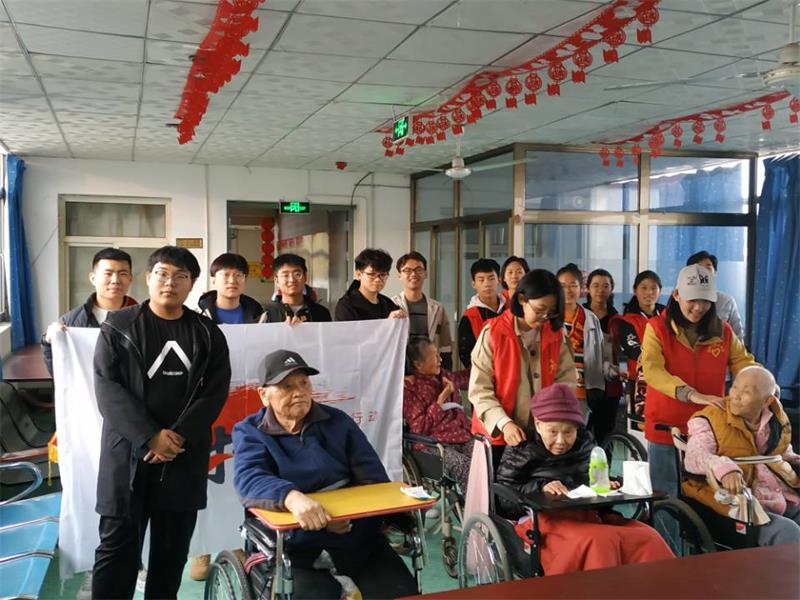 功能室与老人服务.jpg 功能室与老人服务.jpg
